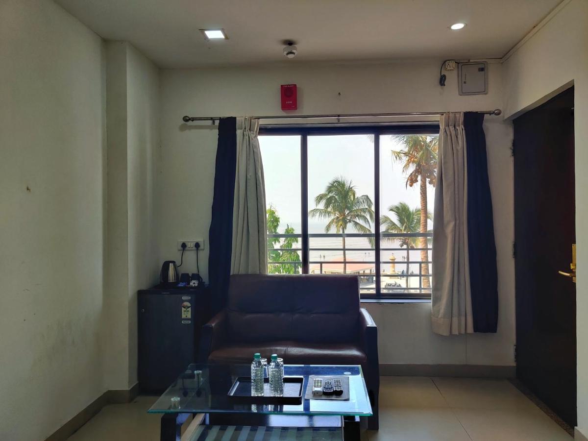 Golden Chariot Hotel Daman Extérieur photo