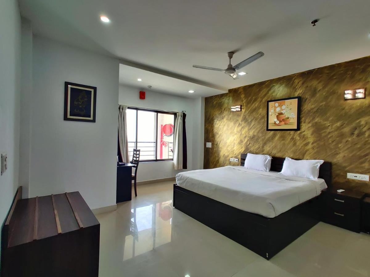Golden Chariot Hotel Daman Extérieur photo