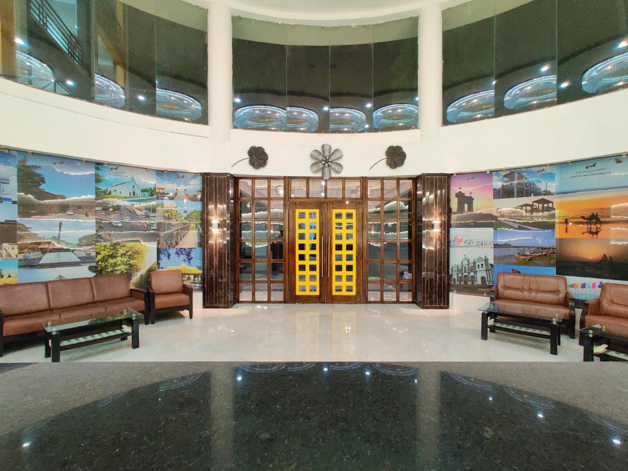 Golden Chariot Hotel Daman Extérieur photo